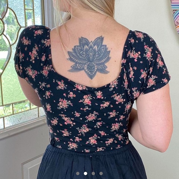 American Eagle Dark Floral Bodysuit - M - Picture 2 of 4